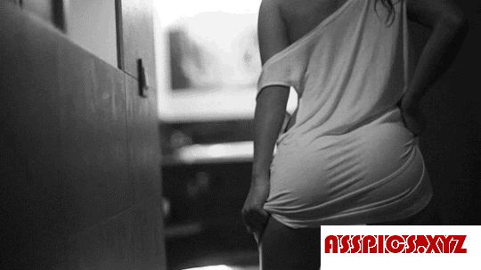 большая попочка женщины